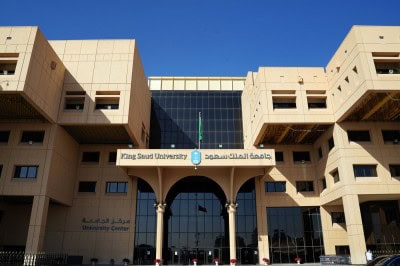 تعرف على الفرق بين الجامعات الأهلية في السعودية والجامعات الحكومية في السعودية من حيث الرسوم والمزايا وفرص الدراسة. اكتشف المزيد الآن!