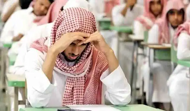 الطالب السعودي: دراسة في أمريكا وبريطانيا